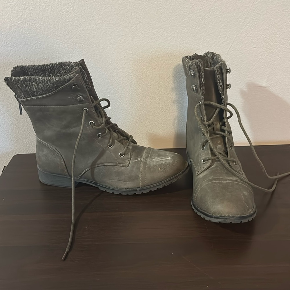 Madden Girl Lace Up Boots, Super Cute and Good Condition! Women’s Size 7.5 M